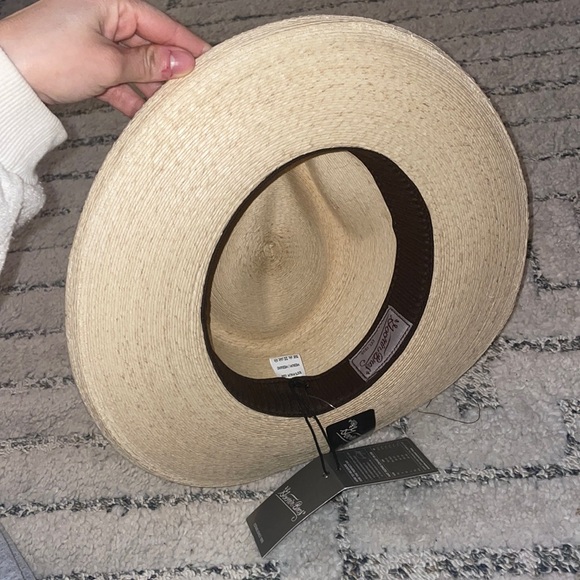 Structured Hat - Picture 2 of 3